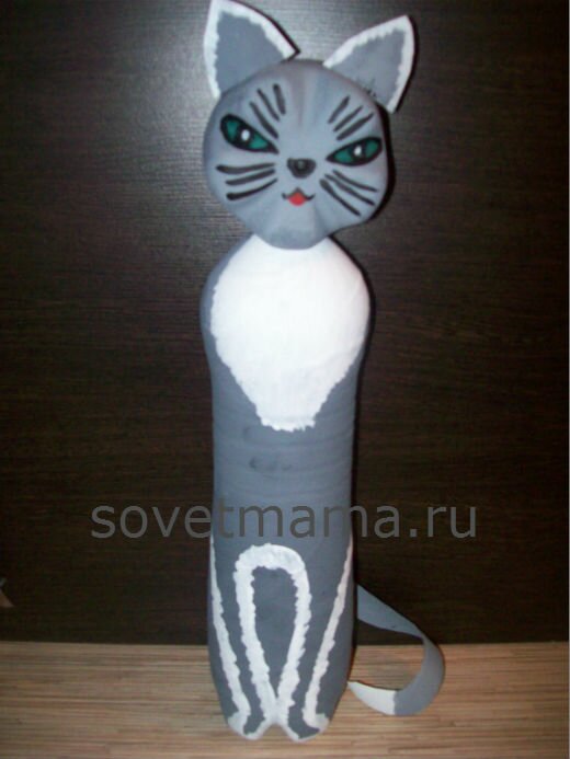 кошка из пластиковых бутылок